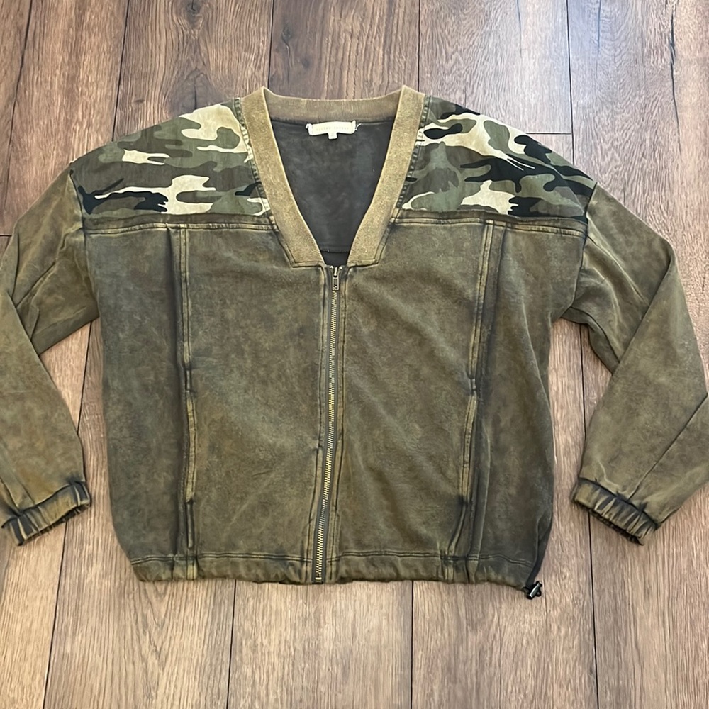 Gilded intent camo bomber like jacket